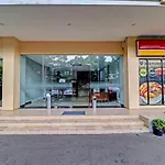 Oyo Life 92735 Apartemen Tamansari Panoramic By Santuy