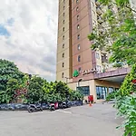 Oyo Life 92735 Apartemen Tamansari Panoramic By Santuy